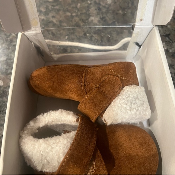 NEW Baby 3 Months Chestnut Winter Cozy Boot Booties Crib Shoe - Picture 5 of 7